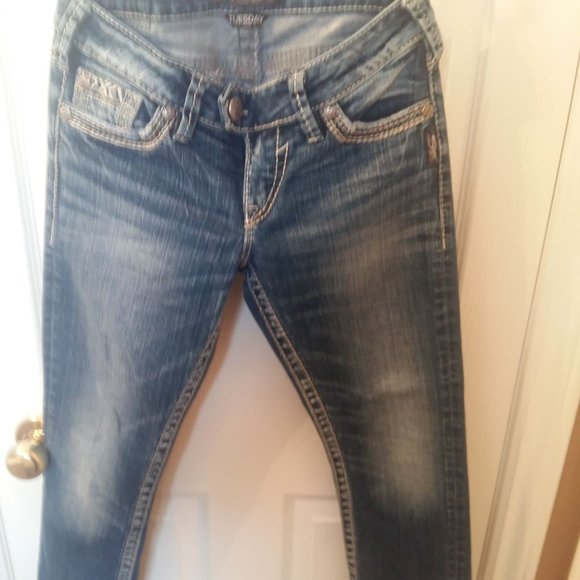 SILVER jean capris LIKE NEW - Picture 2 of 4